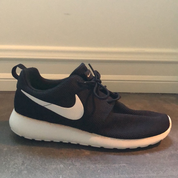 Grouping of designer sneakers - Picture 13 of 13